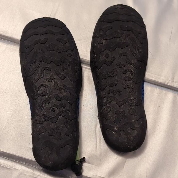 Blue and Green Water Shoes Slip-On Design Size Women 7 - Picture 4 of 5